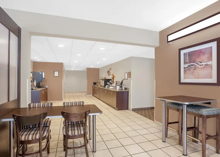 Microtel Inn & Suites By Wyndham Manchester - Newly Renovated