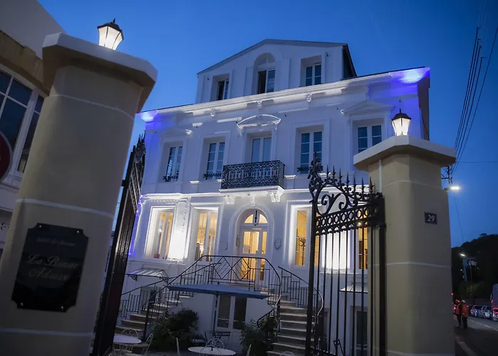 Hotel De Charme La Bonne Adresse - Logis Hotels