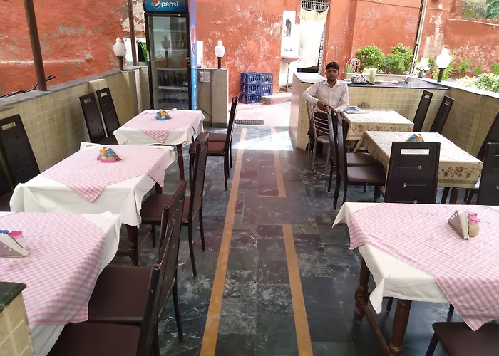 Hotel Sidhartha Walking Distance From Tajmahal