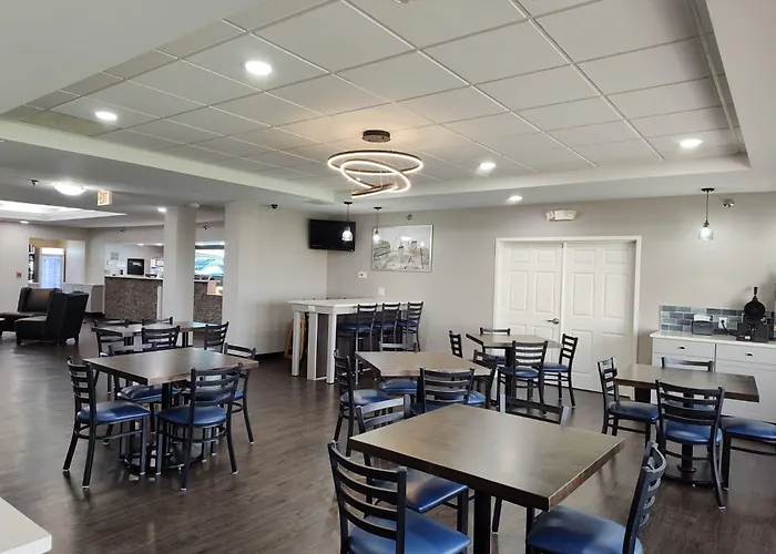 Best Western Plus Midamerica Hotel