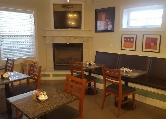 Crescent Suites Hotel