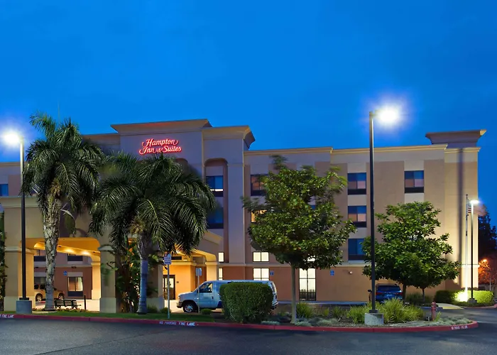 Hampton Inn & Suites Clovis Airport North