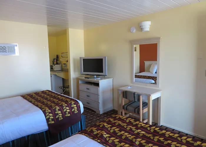 Royal Crest Motel