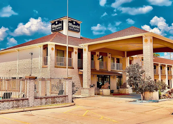 Magnolia Inn And Suites