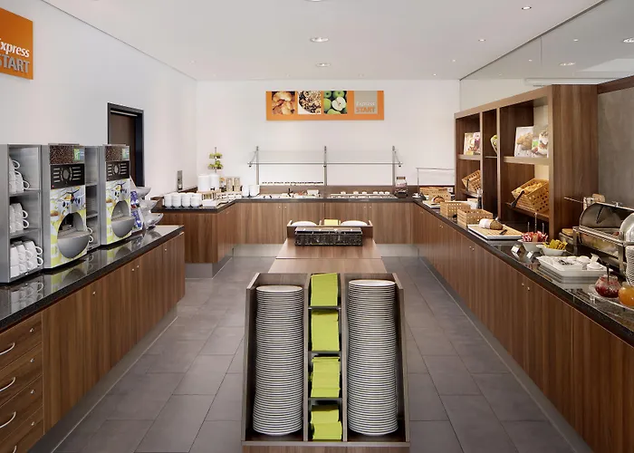 Holiday Inn Express Bremen Airport By Ihg