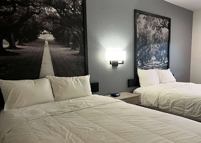 Super 8 By Wyndham Rosenberg Tx