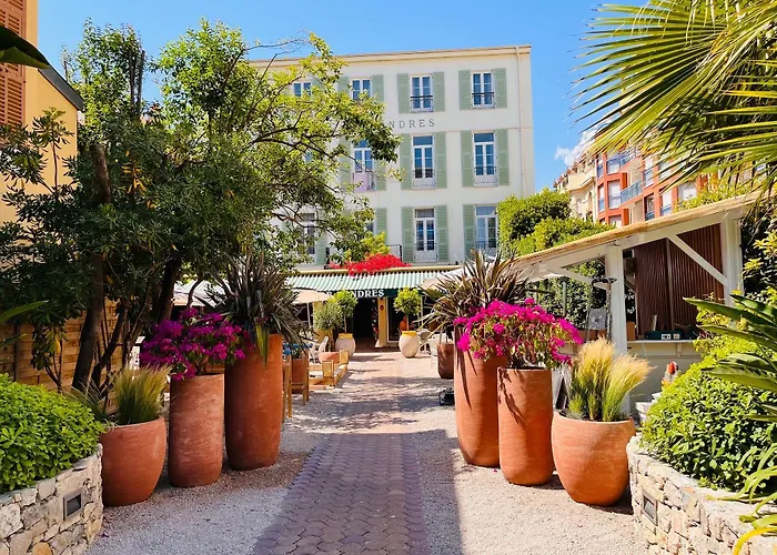Hotéis de Menton