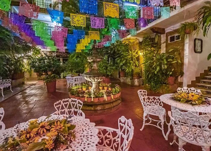 Hotel Posada De Roger - Near Los Muertos Beach