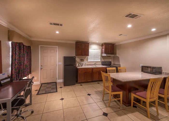 Reedley Motels