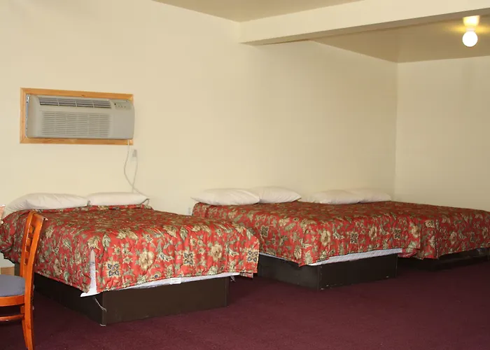 American Inn & Suites - Savannah / Garden City