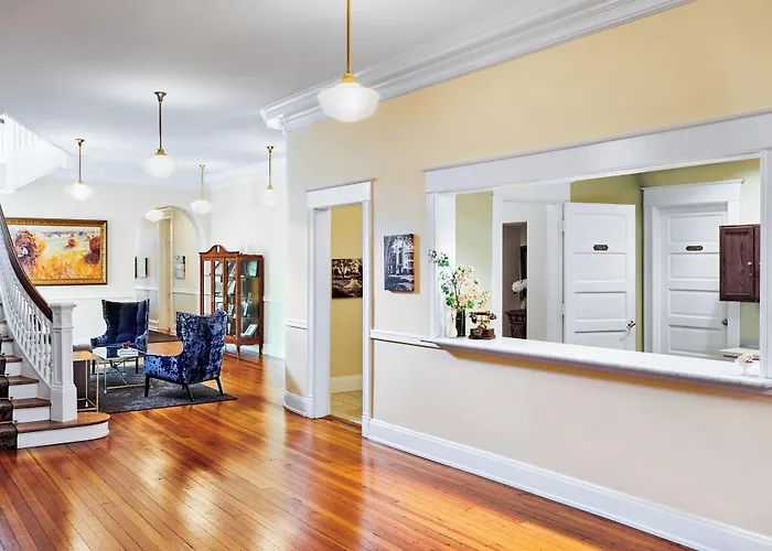 Inn At Carnall Hall