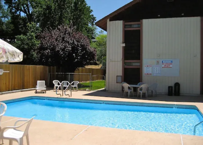Jamestown Railtown Motel