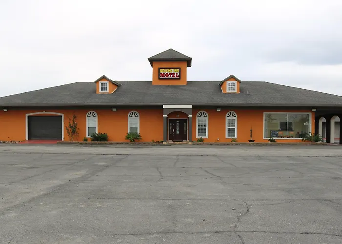 Deluxe Inn Motel