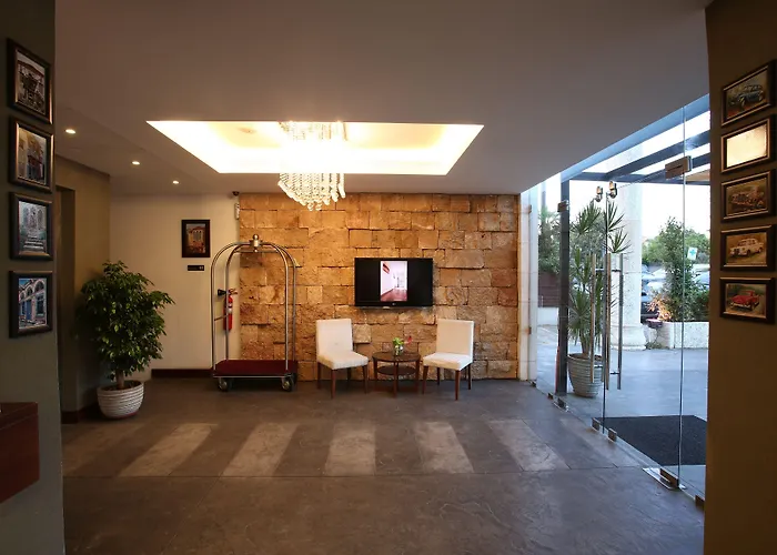 Monoberge Hotel