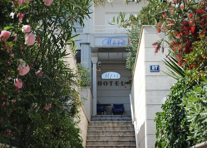 Hotel More