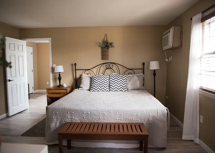 Claymont Cheap Hotels