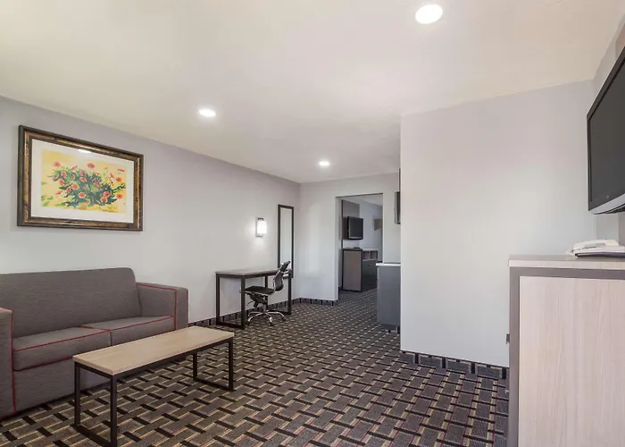 Knights Inn And Suites Salem