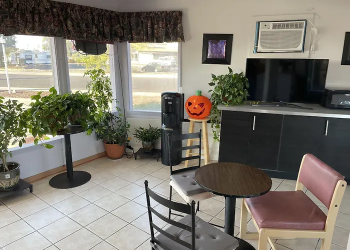 Motel Oasis