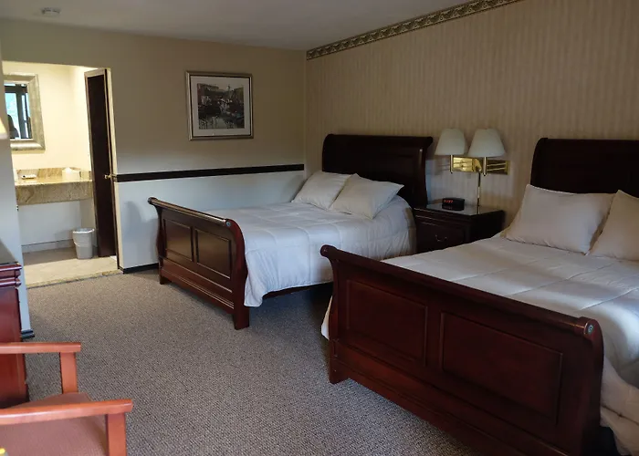 Chalet Inn & Suites