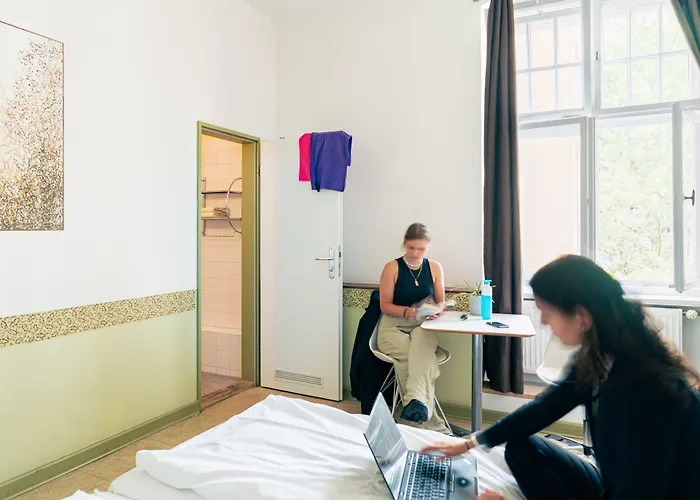 Three Little Pigs Hostel - Your Berlin Castle
