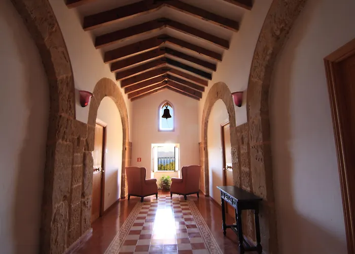 Petit Hotel Hostatgeria La Victoria