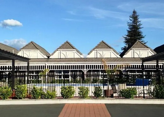 Lake Rotorua Hotel