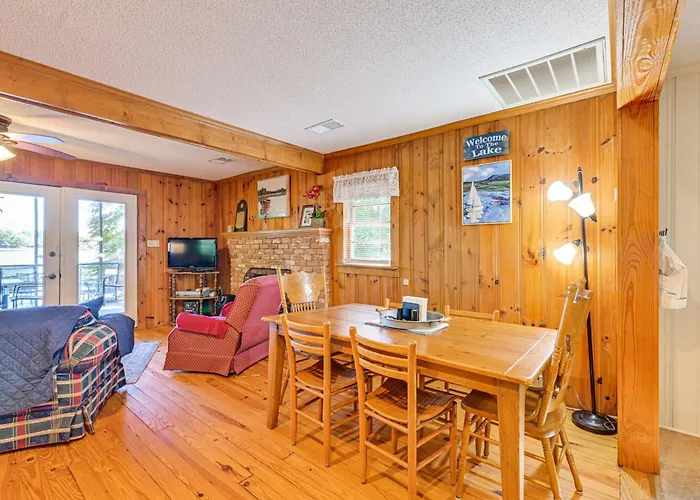 Private Dock & Beach! Lake Norman Cottage Hideaway