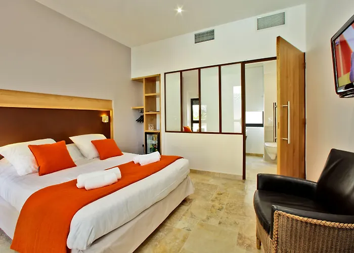 Hotel De Compostelle