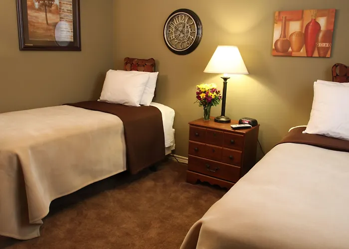 Eagle'S Den Suites Carrizo Springs A Travelodge By Wyndham