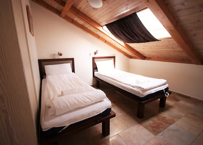 The Market Courtyard - Suites Hotel