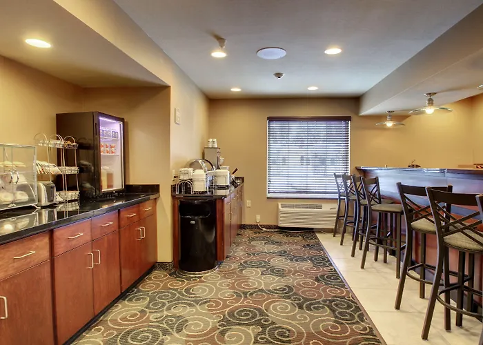 Cobblestone Inn & Suites - Rugby