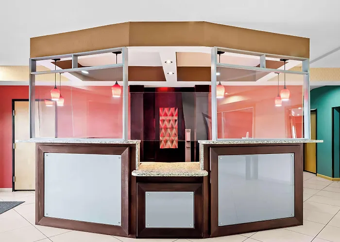 Best Western Plus - Magee Inn & Suites