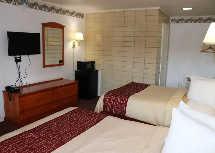 Williamsburg Motels