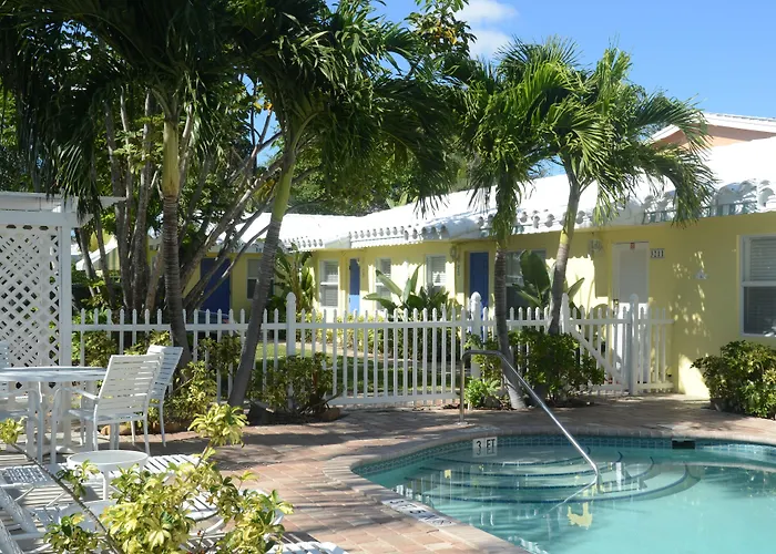 Bahama Beach Club Pompano - Cozy & Charming Apartments And Studios Near Beach With Heated Pool
