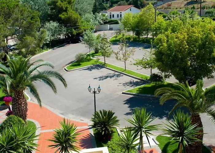 Pheia, Vriniotis Resorts