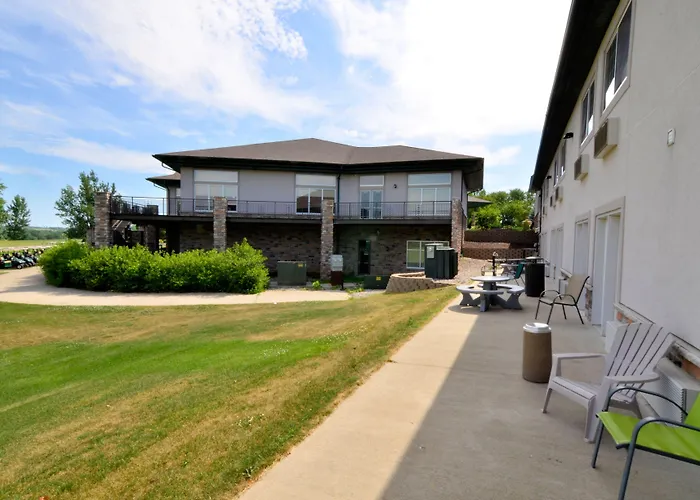 Cobblestone Inn & Suites - Denison | Majestic Hills