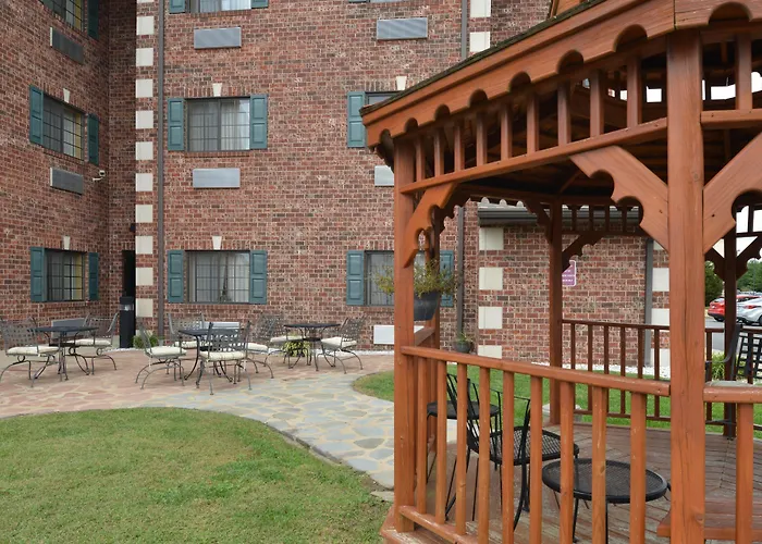 Country Hearth Inn & Suites Edwardsville