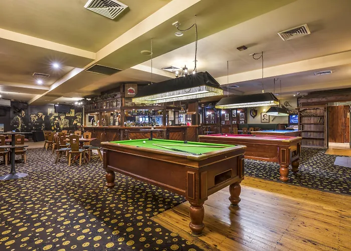 Nightcap At Monash Hotel