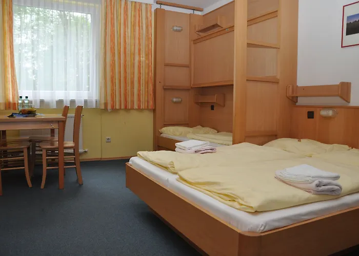 Eduard-Heinrich-Haus, Hostel