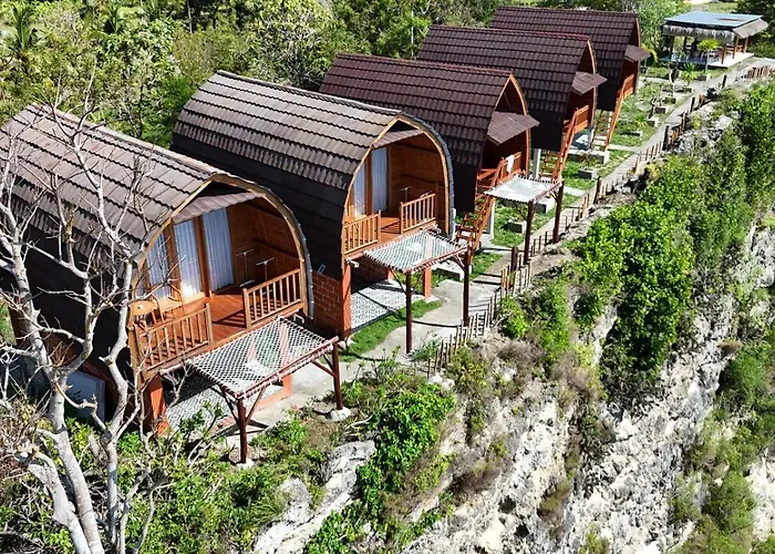 Suwehan Beach Cliff House With Hammock