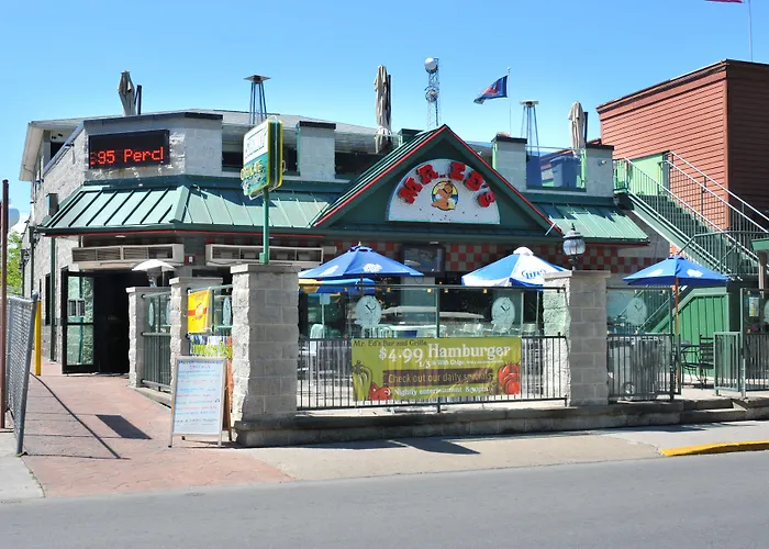 Commodore Resort