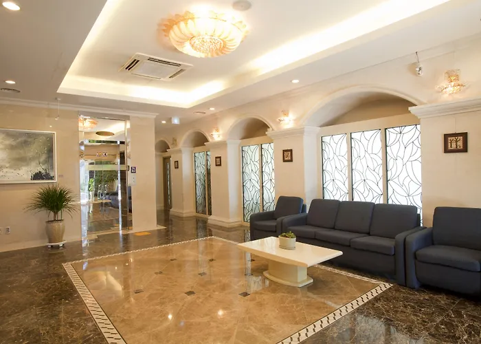 Elin Hotel
