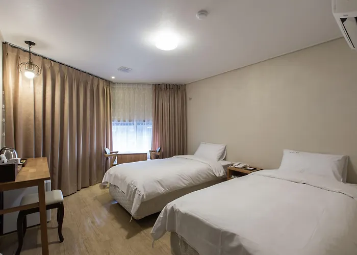 Elin Hotel