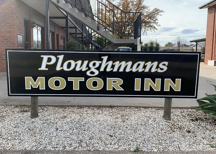 Ploughmans Motor Inn