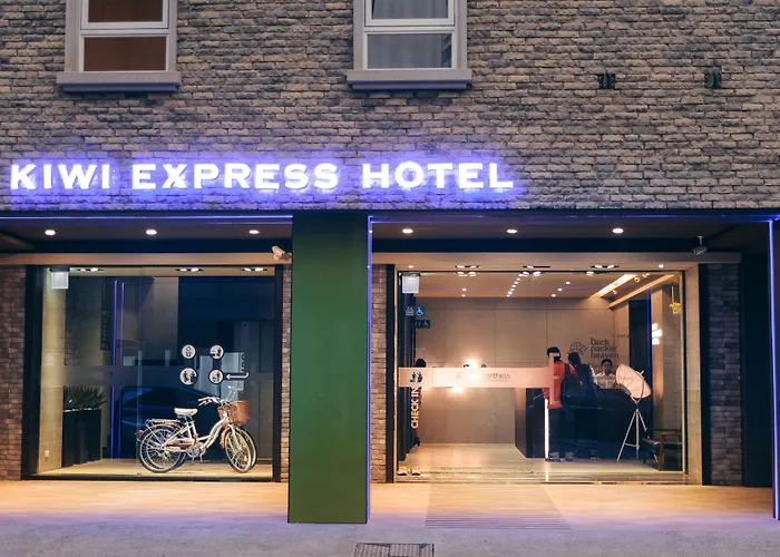 Kiwi Express Hotel-Taichung Station II