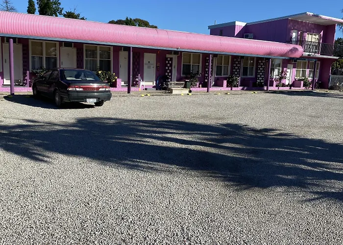 Paddle Steamer Motel