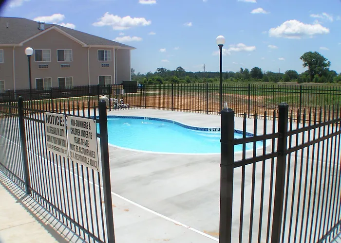 Heritage Inn And Suites