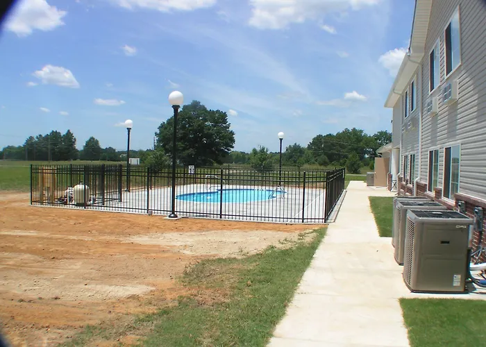 Heritage Inn And Suites