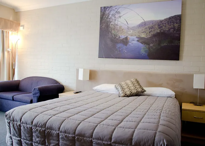 Baybrook Motor Inn