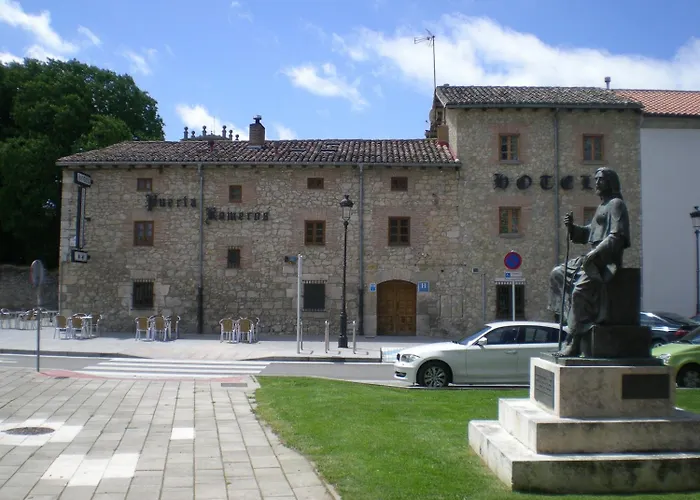Hotel Puerta Romeros